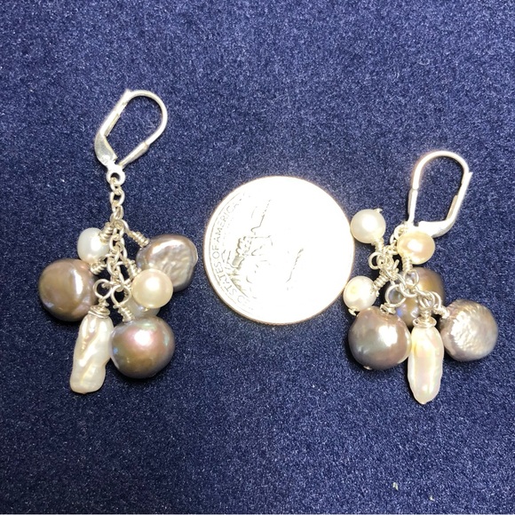 Handcrafted Sterling silver grey & white freshwater pearl earrings - Picture 4 of 6